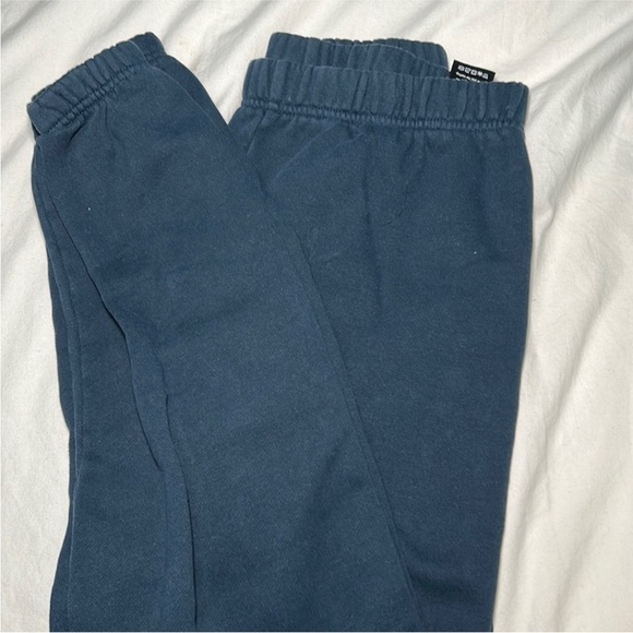 *SOLD* TNA cozy af sweatsuit set - Picture 3 of 11